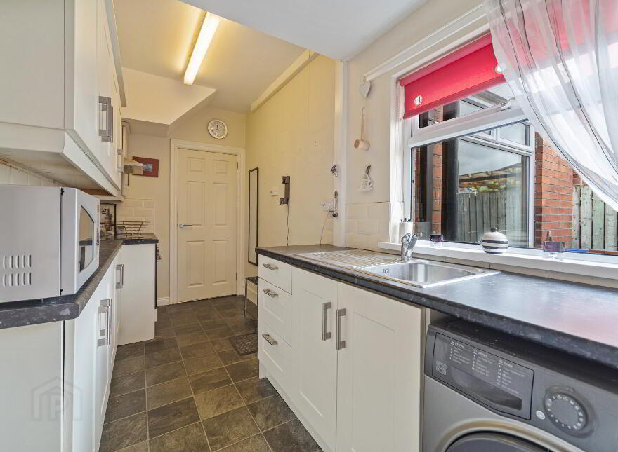 74 Loopland Park, Belfast, BT6 9DZ