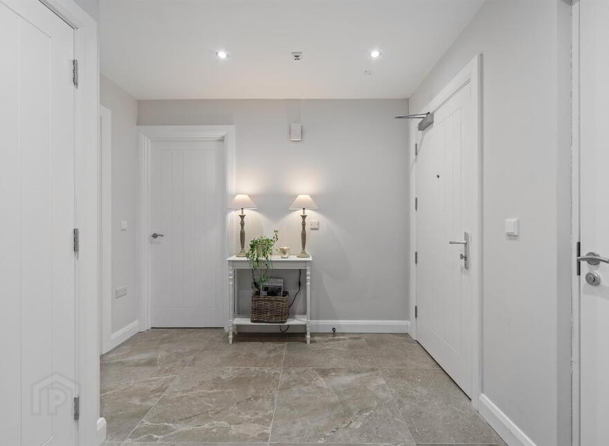 Apt 6, Castlehill Wood, Belfast, BT4 3PJ