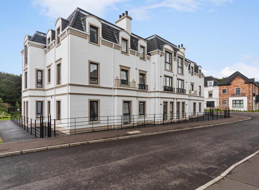 Apt 6, Castlehill Wood, Belfast, BT4 3PJ
