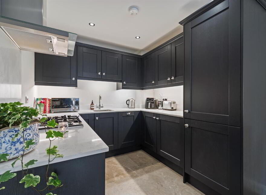 Apt 6, Castlehill Wood, Belfast, BT4 3PJ
