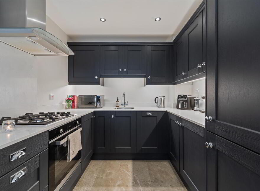 Apt 6, Castlehill Wood, Belfast, BT4 3PJ