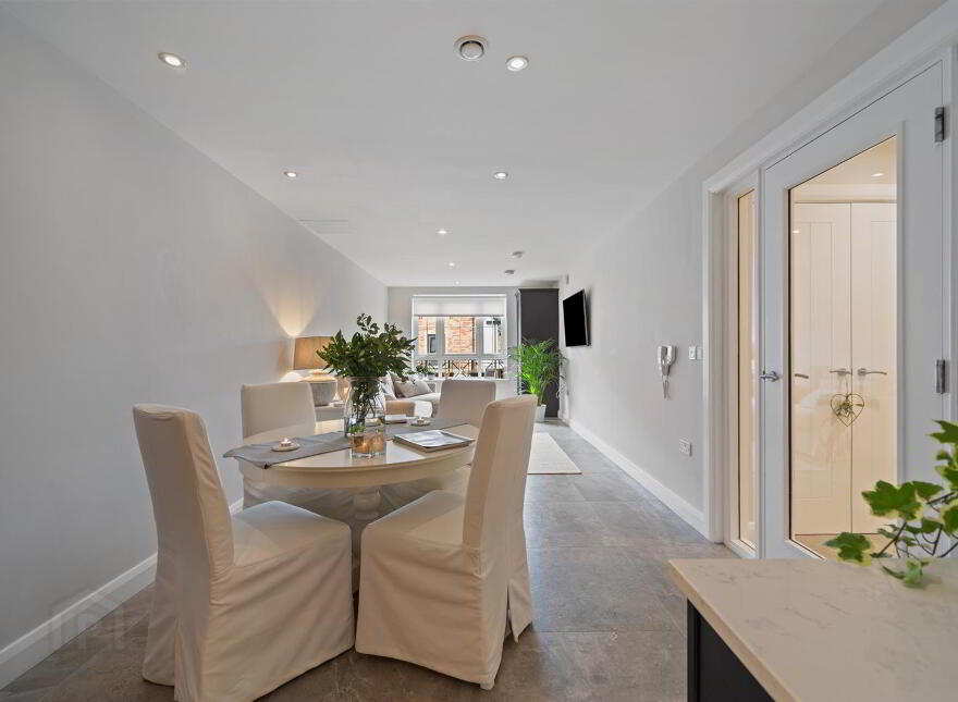 Apt 6, Castlehill Wood, Belfast, BT4 3PJ