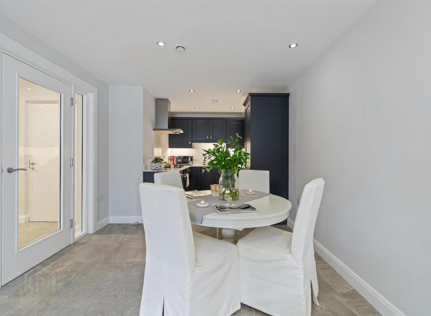 Apt 6, Castlehill Wood, Belfast, BT4 3PJ