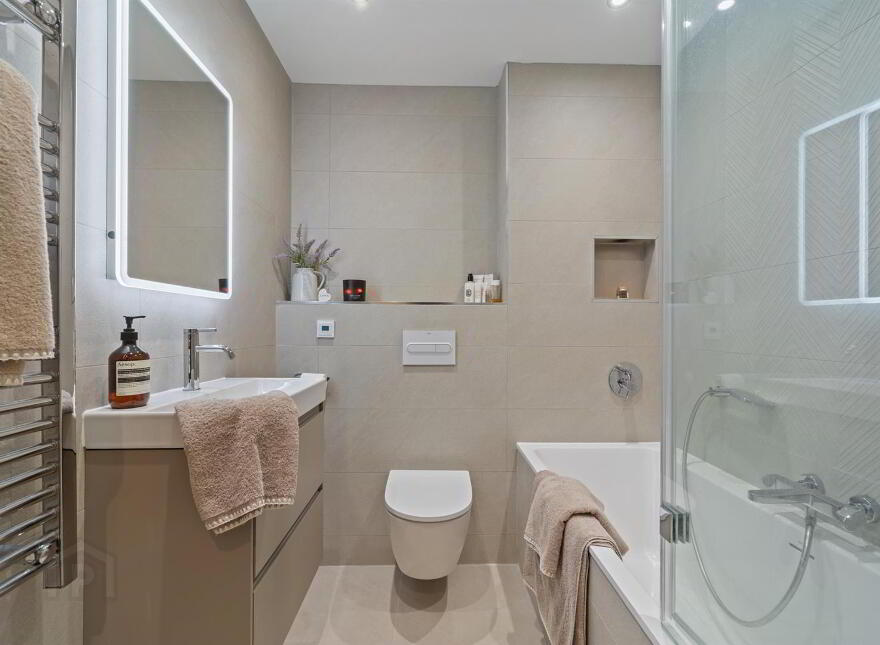 Apt 6, Castlehill Wood, Belfast, BT4 3PJ