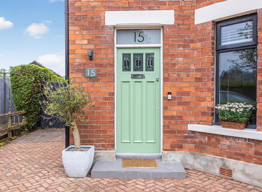 15 Chesterfield Park, Belfast, BT6 0HQ
