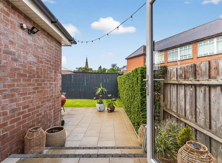 15 Chesterfield Park, Belfast, BT6 0HQ