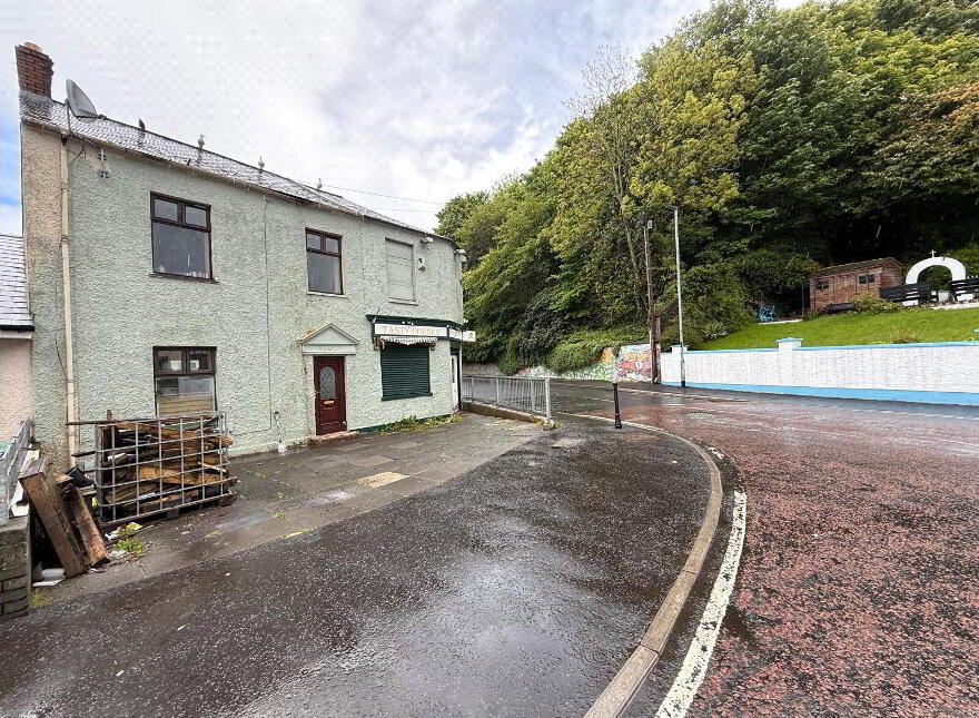 2 & 2a Brandywell Road, Derry, BT48 9HT