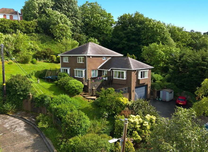 19 Rocky Road, Upper Knockbreda Road, Belfast, BT6 9QL
