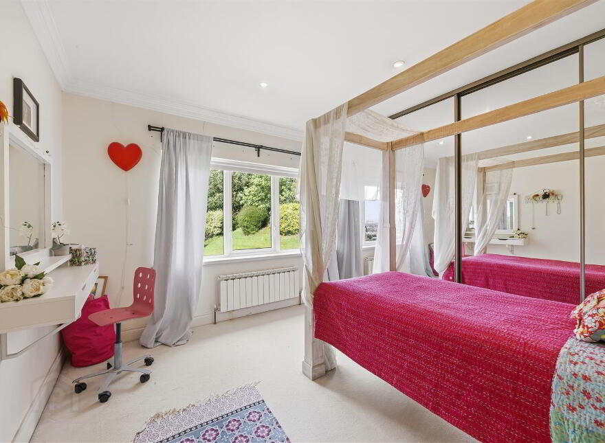 19 Rocky Road, Upper Knockbreda Road, Belfast, BT6 9QL