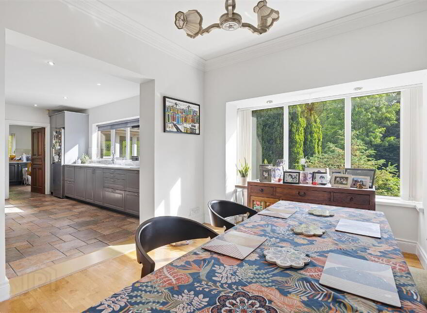 19 Rocky Road, Upper Knockbreda Road, Belfast, BT6 9QL