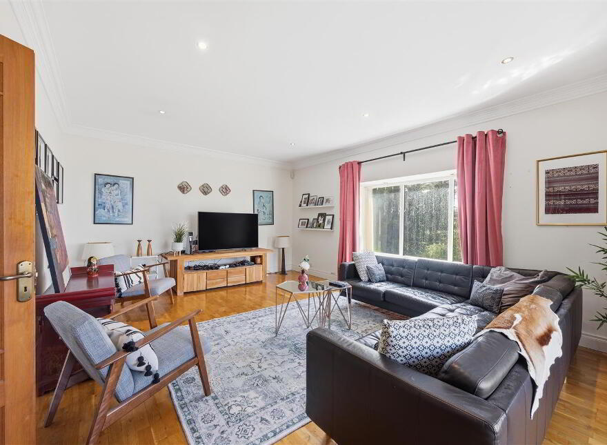 19 Rocky Road, Upper Knockbreda Road, Belfast, BT6 9QL
