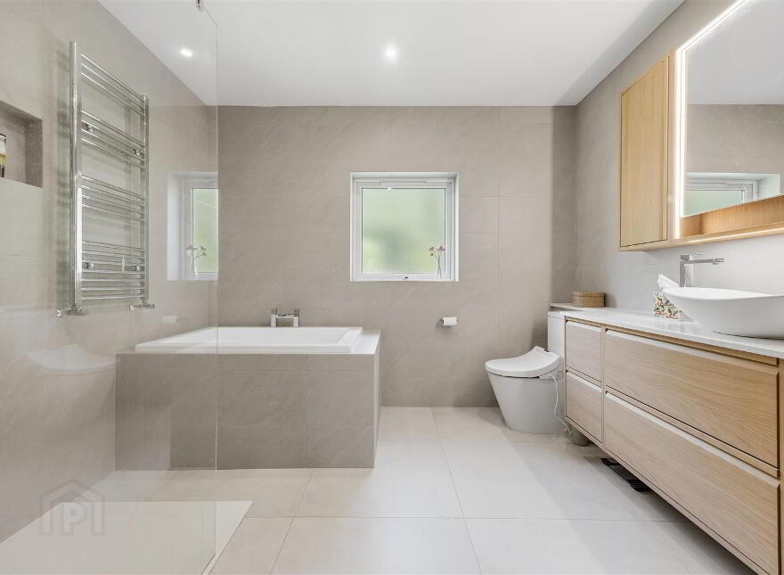 19 Rocky Road, Upper Knockbreda Road, Belfast, BT6 9QL