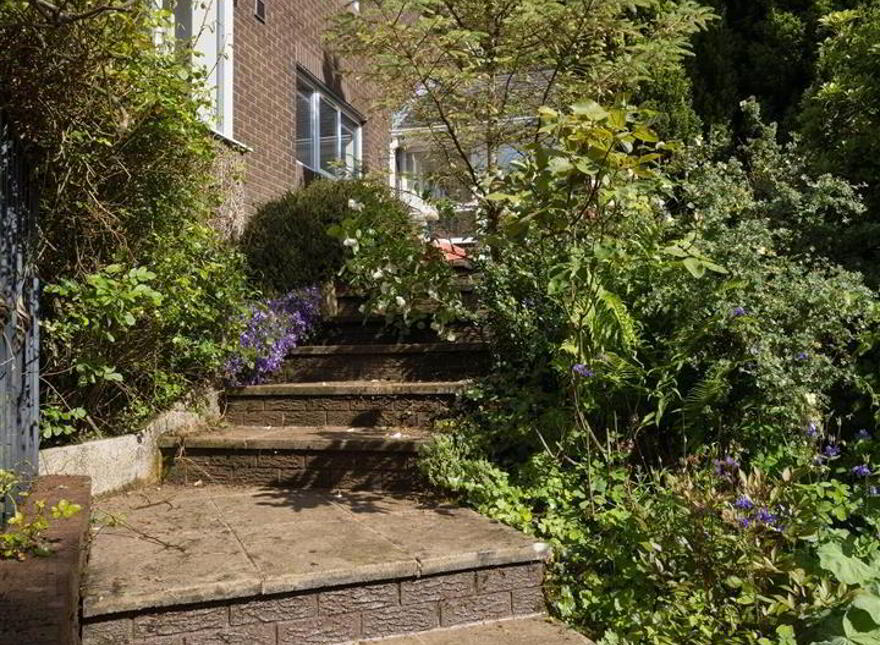 19 Rocky Road, Upper Knockbreda Road, Belfast, BT6 9QL