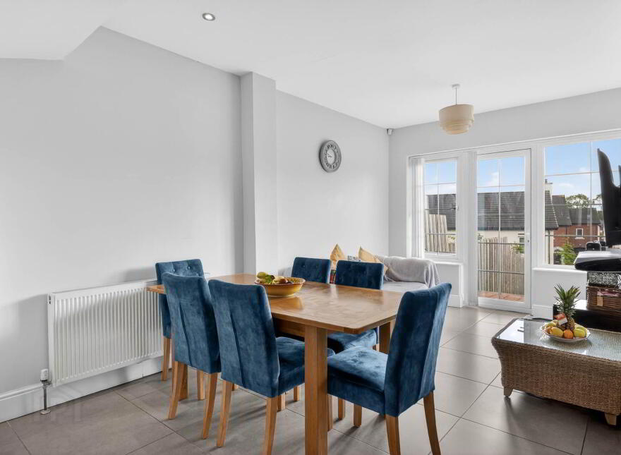 10 Fairfields Manor, Lisburn, BT28 3WA