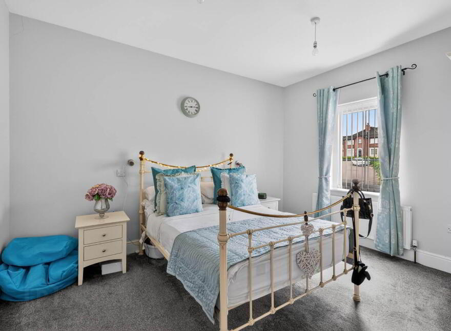 10 Fairfields Manor, Lisburn, BT28 3WA