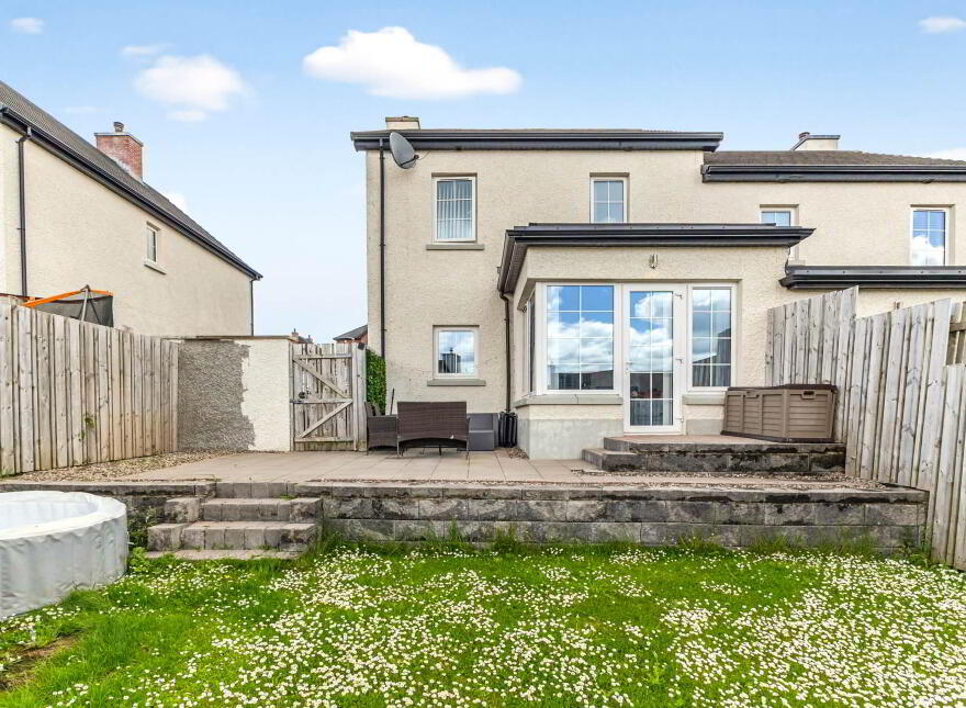10 Fairfields Manor, Lisburn, BT28 3WA