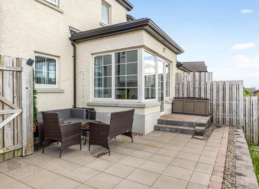 10 Fairfields Manor, Lisburn, BT28 3WA
