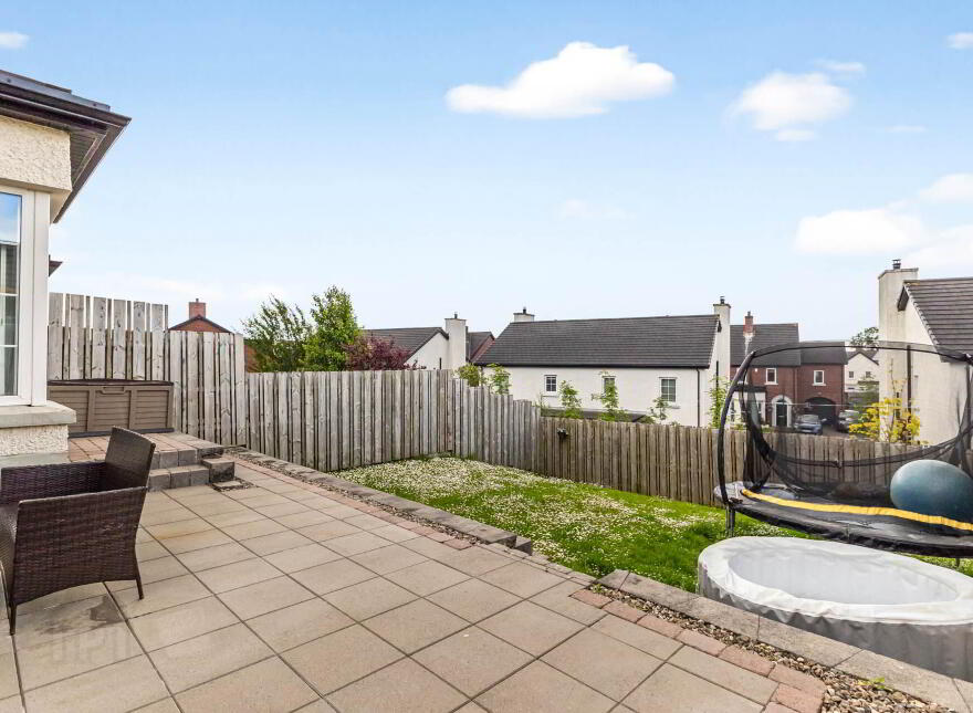 10 Fairfields Manor, Lisburn, BT28 3WA