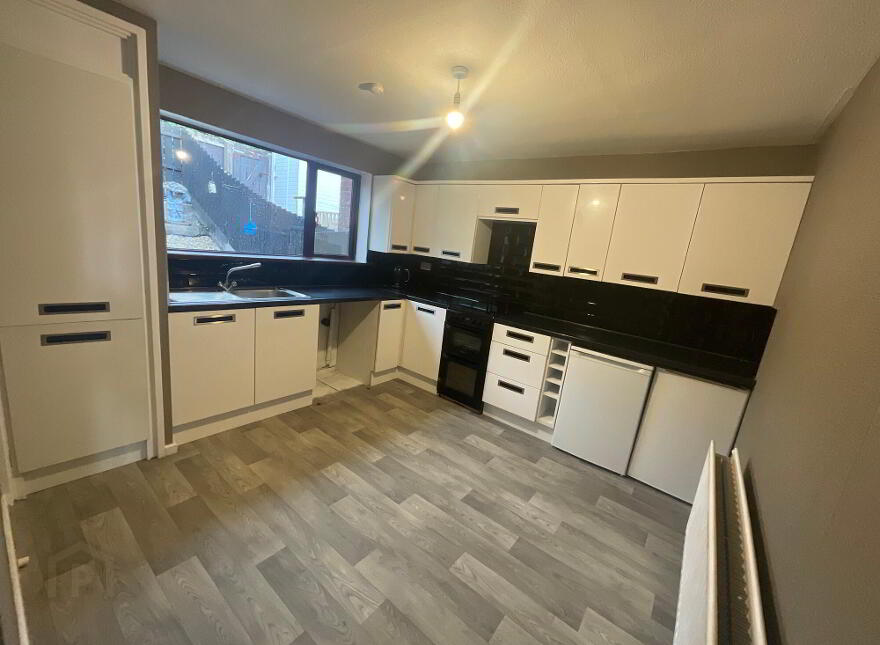 17 Glencairn Walk, Belfast, BT13 3TB