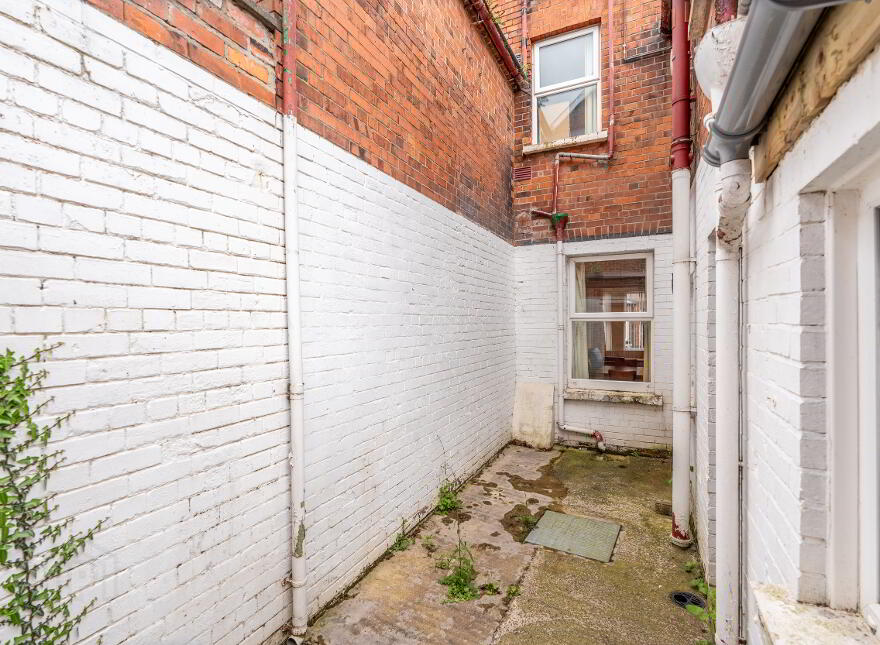 28 Elaine Street, Stranmillis, Belfast, BT9 5AR