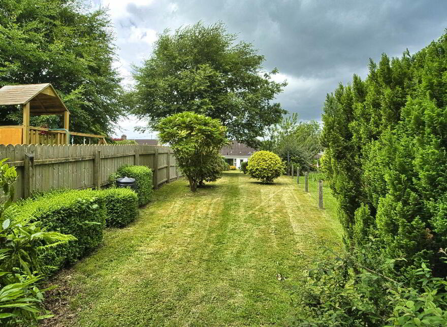 45 Woodland Park, Lisburn, BT28 1LQ