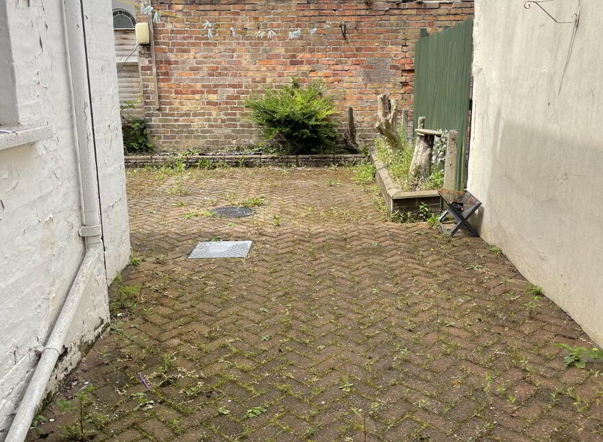 6 Rugby Parade, Belfast, BT7 1PY