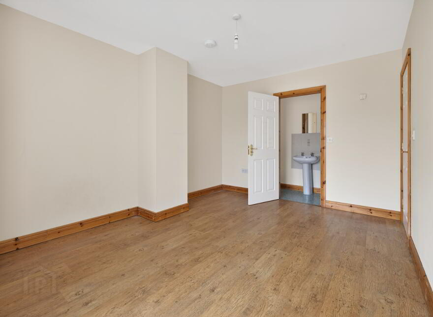 81 Rossdale, Ballymena, BT42 2SA