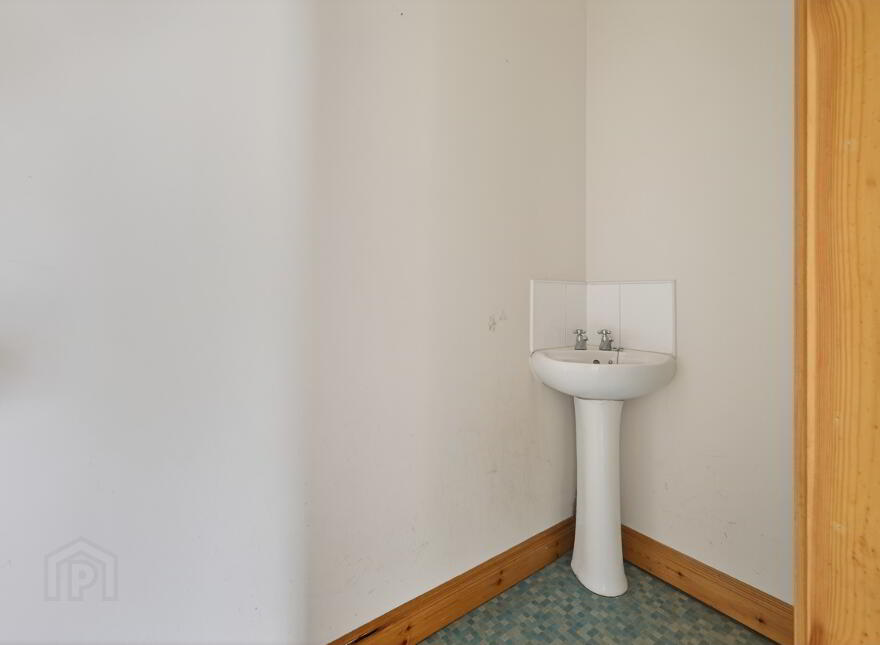 81 Rossdale, Ballymena, BT42 2SA