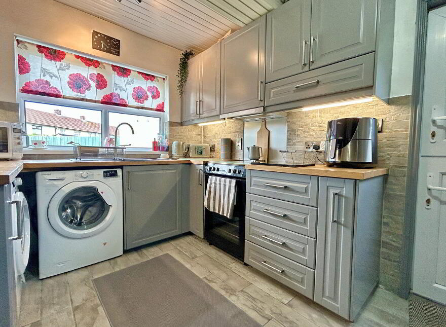 35 Crocknamack Street, Portrush, BT56 8JX