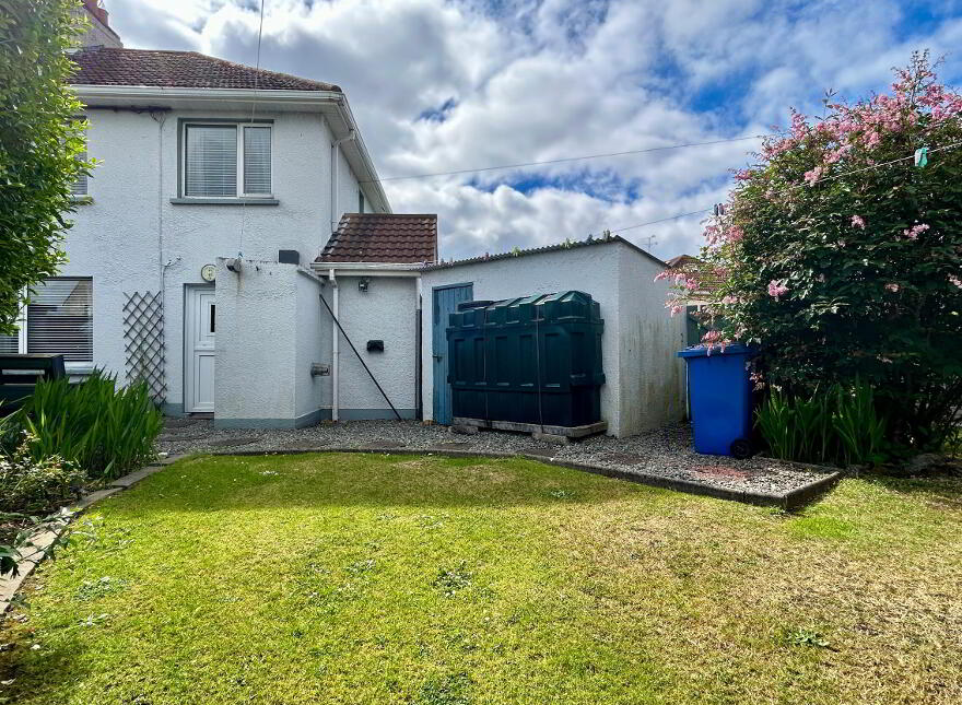 35 Crocknamack Street, Portrush, BT56 8JX