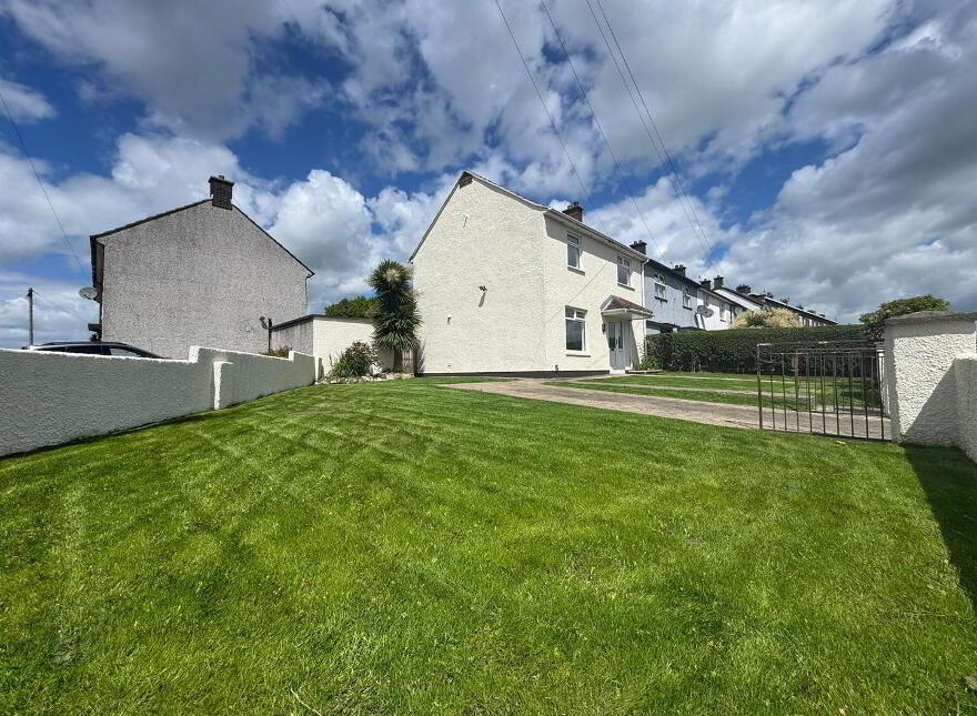 9 Carmeen Drive, Rathcoole, Newtownabbey, BT37 9DJ