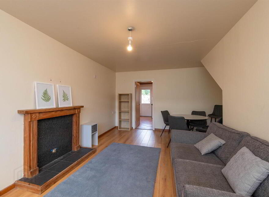 33 Antrim Road, Ballynahinch, BT24 8AN