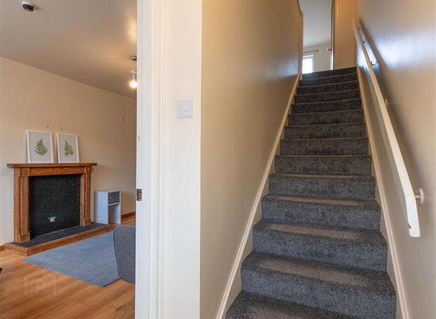 33 Antrim Road, Ballynahinch, BT24 8AN
