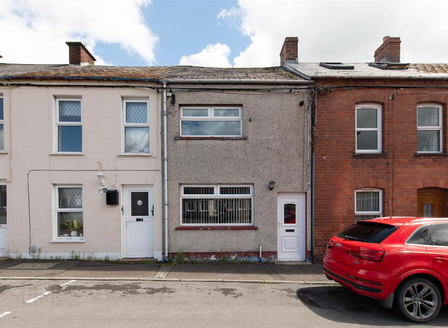 33 Antrim Road, Ballynahinch, BT24 8AN