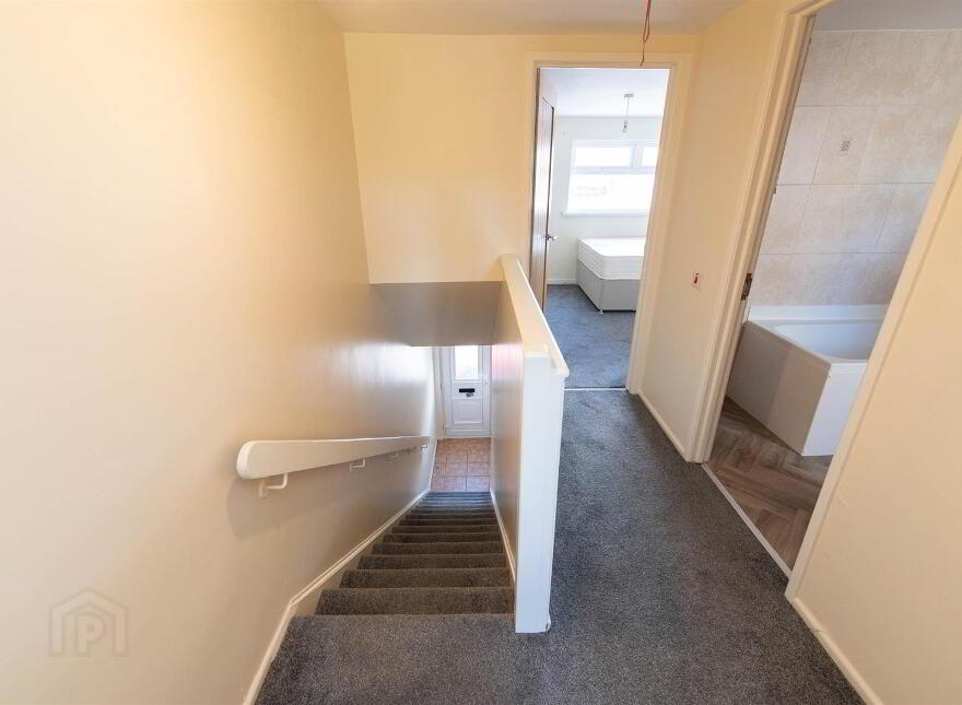 33 Antrim Road, Ballynahinch, BT24 8AN