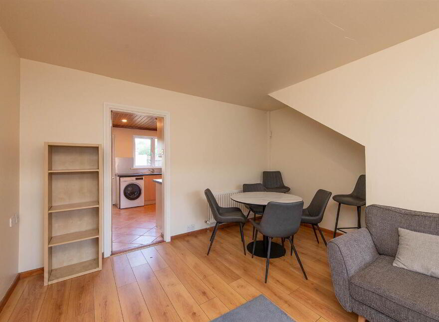 33 Antrim Road, Ballynahinch, BT24 8AN