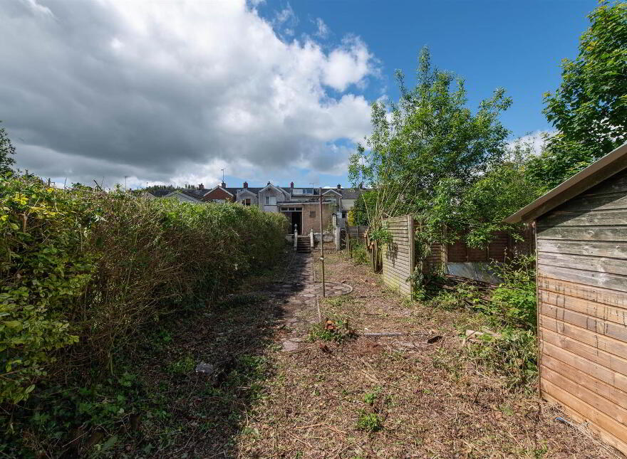 33 Antrim Road, Ballynahinch, BT24 8AN