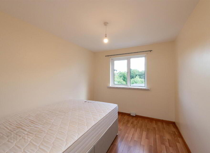 33 Antrim Road, Ballynahinch, BT24 8AN