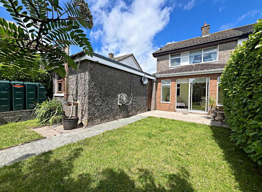 21 Western Bay, Dungarvan, X35D938