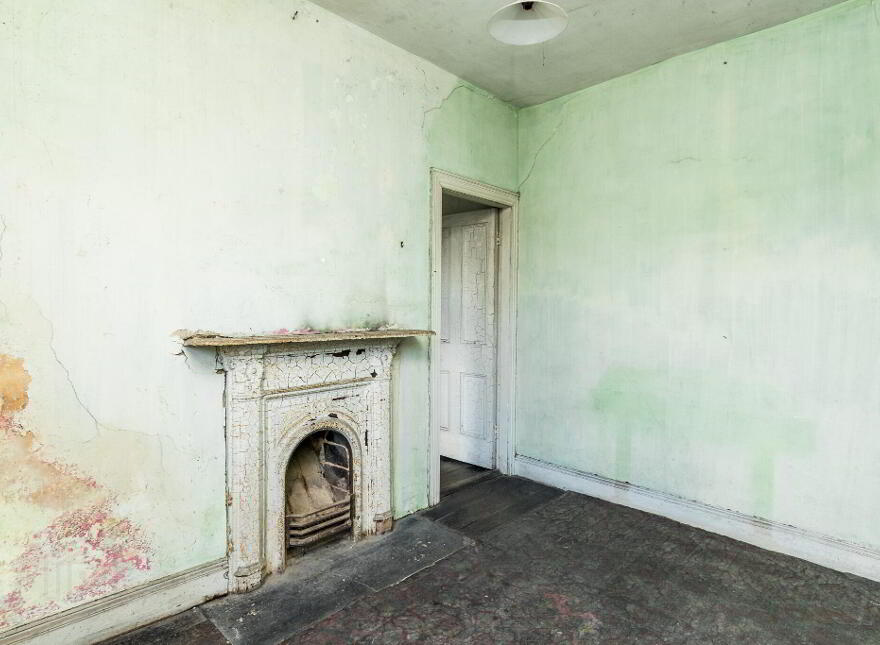12 Goff Street, Roscommon Town, F42T990
