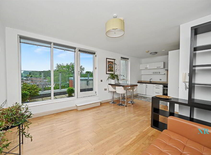 Apt 41 Penthouse The Oar Building, 31 Annadale Embankment, Belfast, BT7 3DJ