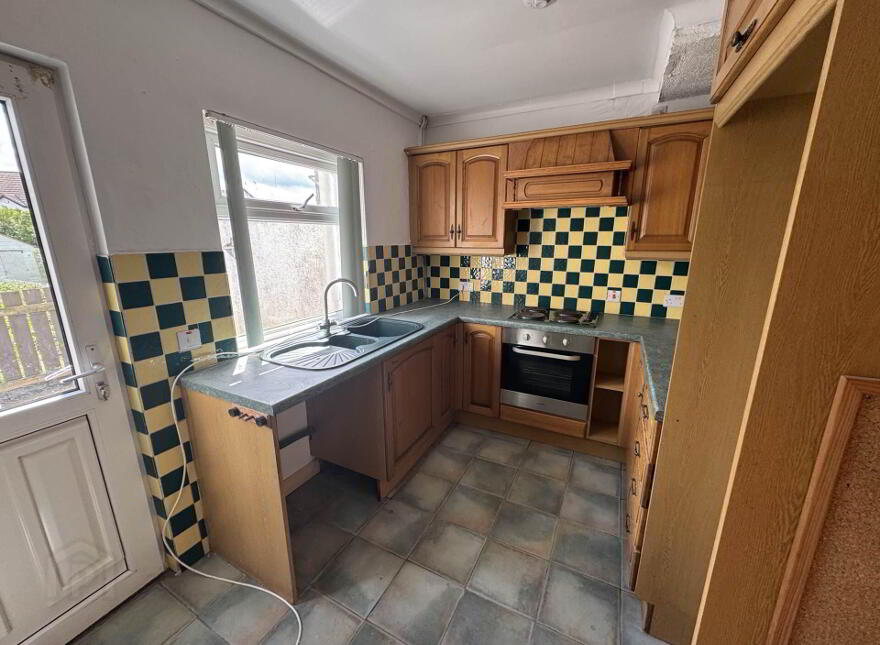 53 Laharna Avenue, Larne, BT40 1NF