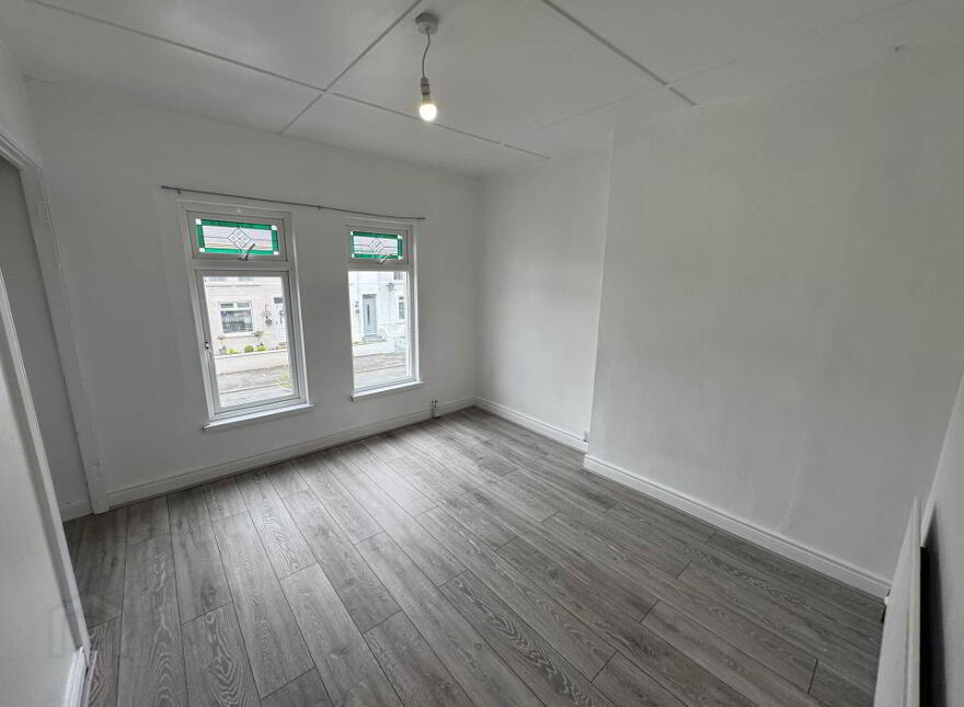 53 Laharna Avenue, Larne, BT40 1NF