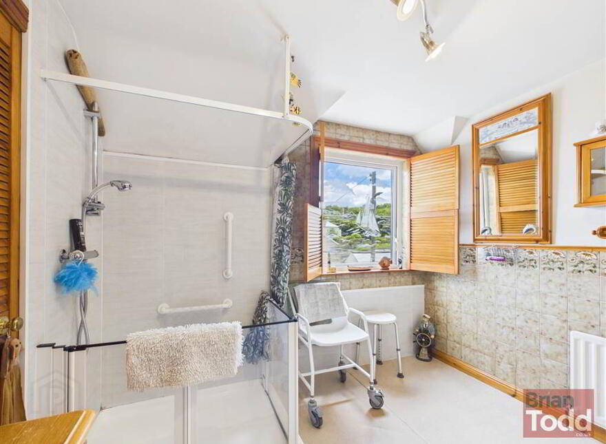 Whin Road, Ballygally, Larne, BT40 2QJ