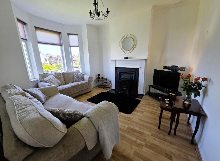 12 Saintfield Road, Lisburn, BT27 5BD