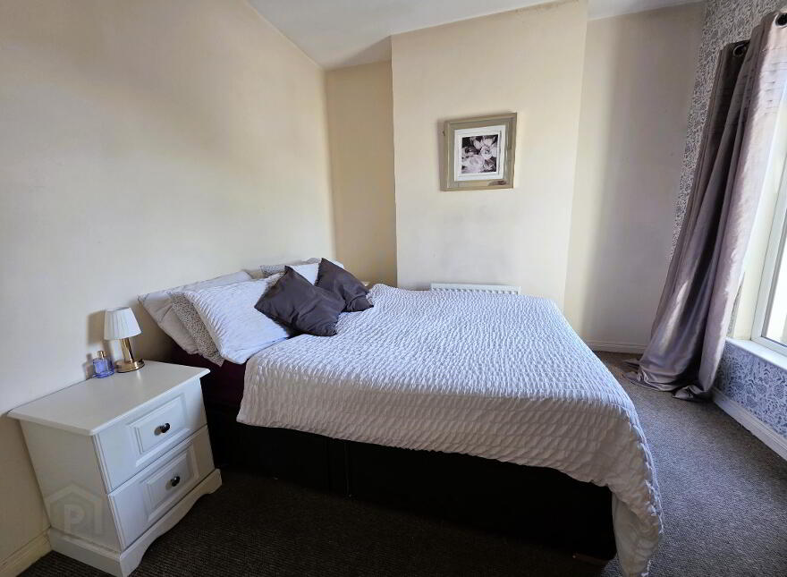 12 Saintfield Road, Lisburn, BT27 5BD