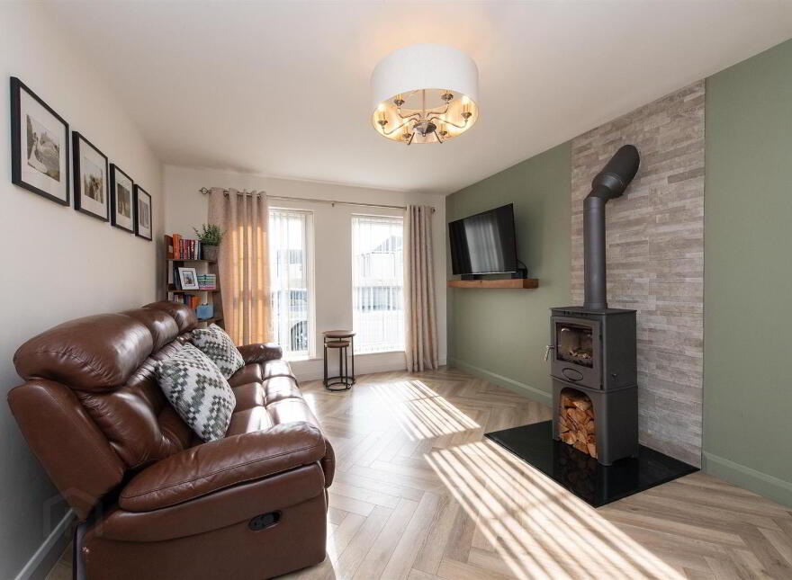 6 Forde Gardens, Seaforde, BT30 8FD