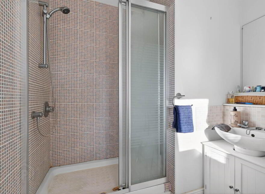 Apt 5, Barrington Court, Finaghy Road South, Belfast, BT10 0DR