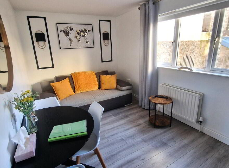Apt 2 Holiday, 64 Causeway Street, Portrush, BT56 8AD