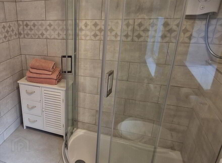Apt 2 Holiday, 64 Causeway Street, Portrush, BT56 8AD